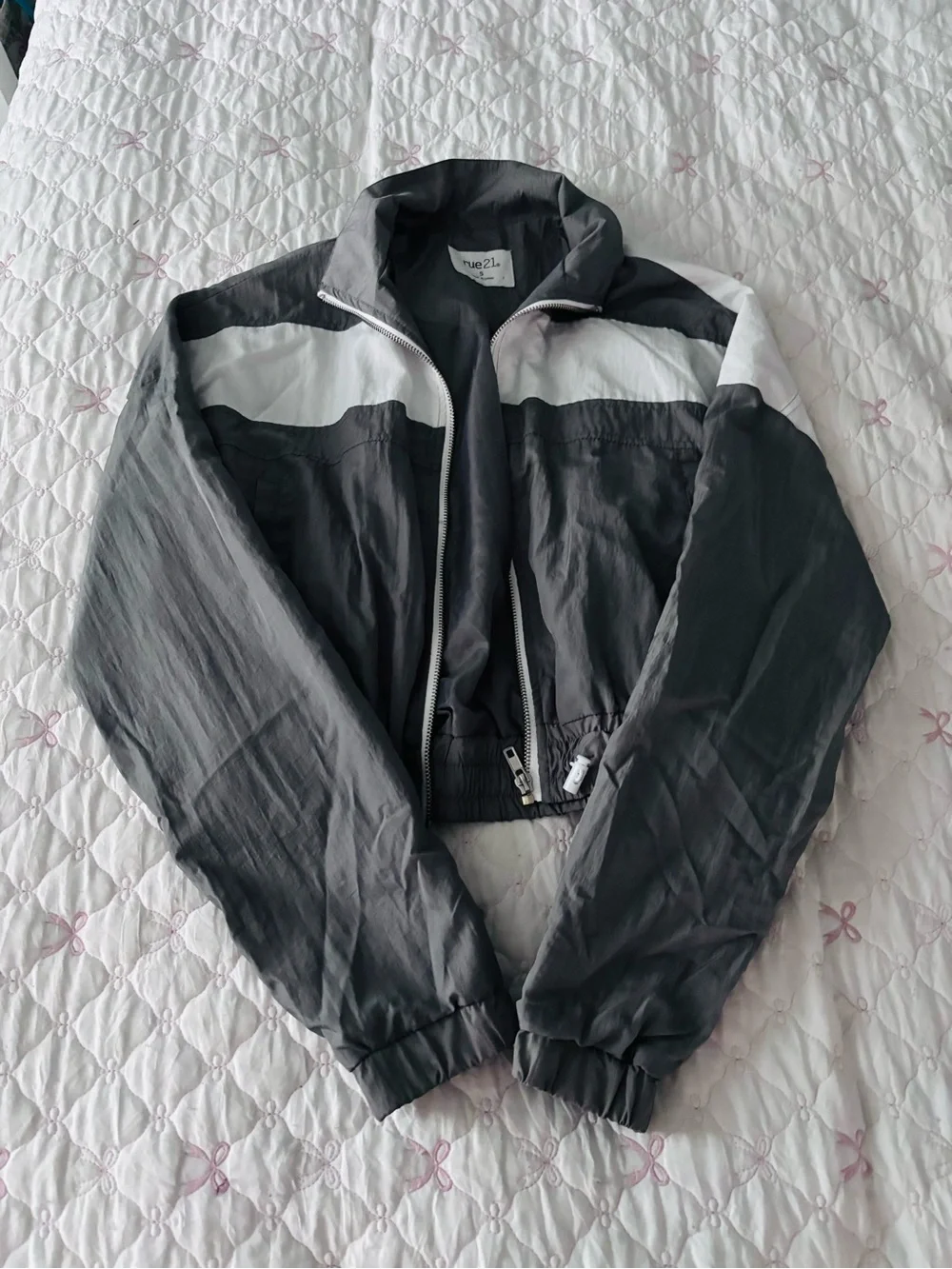 Rue21 Gray and White Colorblock Windbreaker Jacket cropped